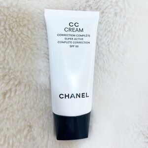 CHANEL CC Correction Complete Super Active Complete Correction SPF 50- 20 Beige